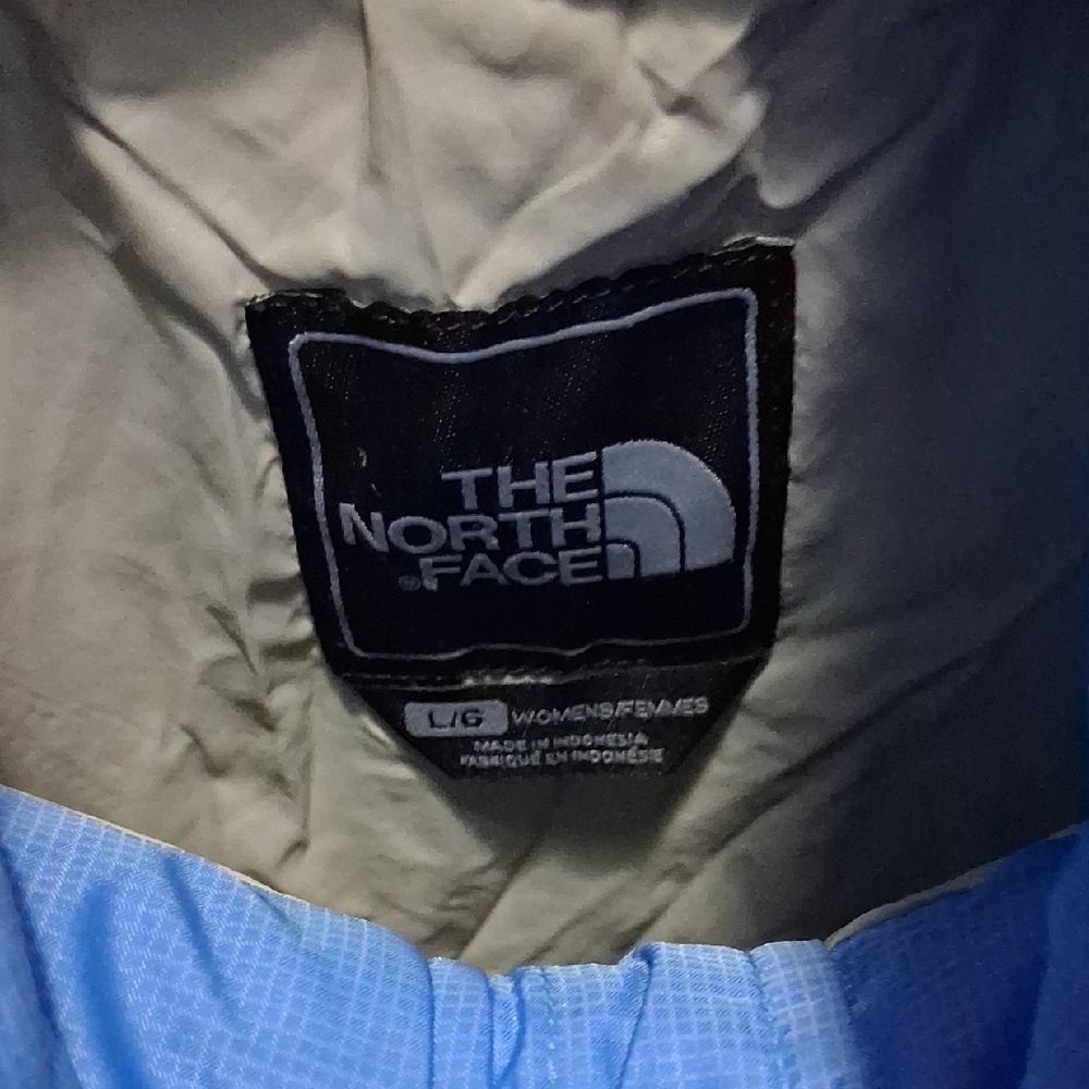 The North Face Kids Light Blue Puffer Jacket - Picture 2 of 6